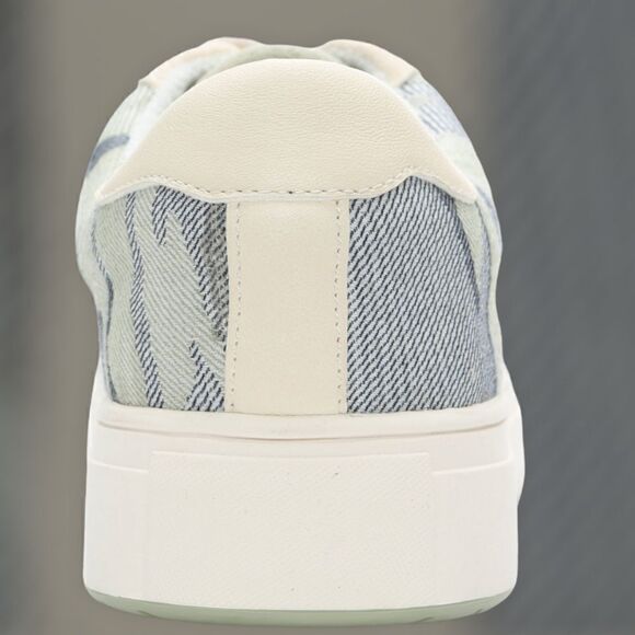 SANCTUARY Daytripper Camo Print Lace-Up Sneakers - Picture 13 of 14